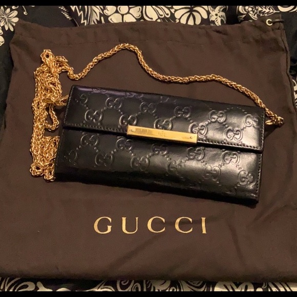 AUTHENTIC GUCCI WALLET - Picture 1 of 7